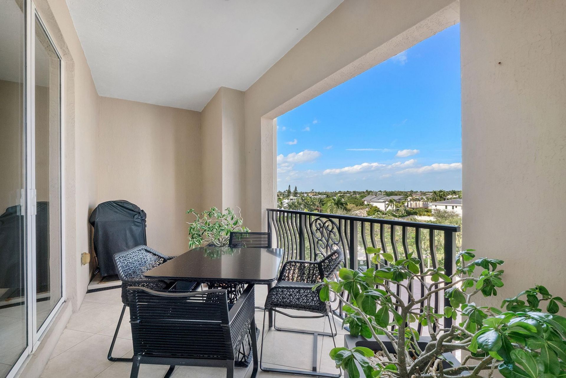 1 N Ocean Boulevard, Unit 402, Boca Raton, FL 33432 Photo