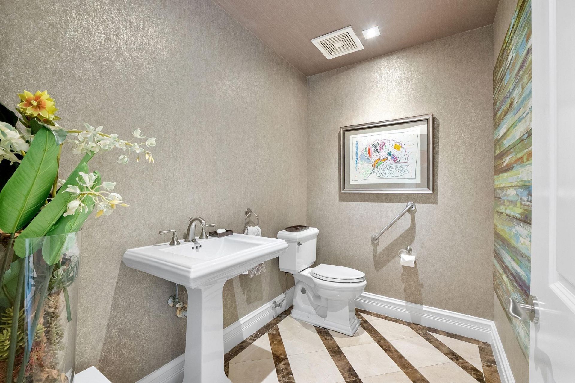 1 N Ocean Blvd, Unit 402, Boca Raton, FL 33432 Photo