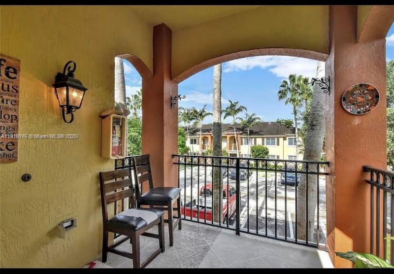 985 NE 33rd Ter, Unit 201, Homestead, FL 33033 Photo