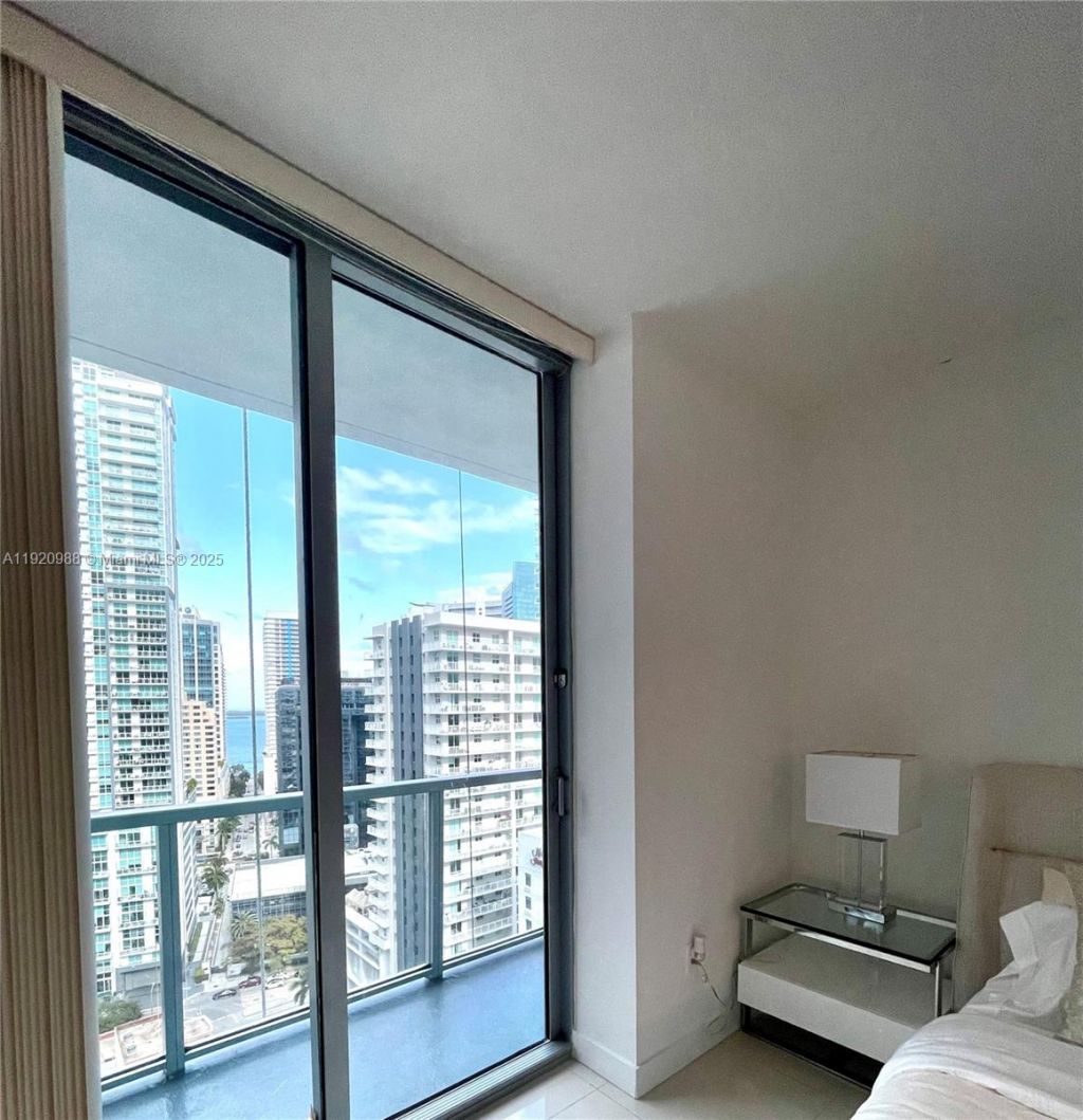 79 SW 12th St, Unit 2407-S, Miami, FL 33130 Photo