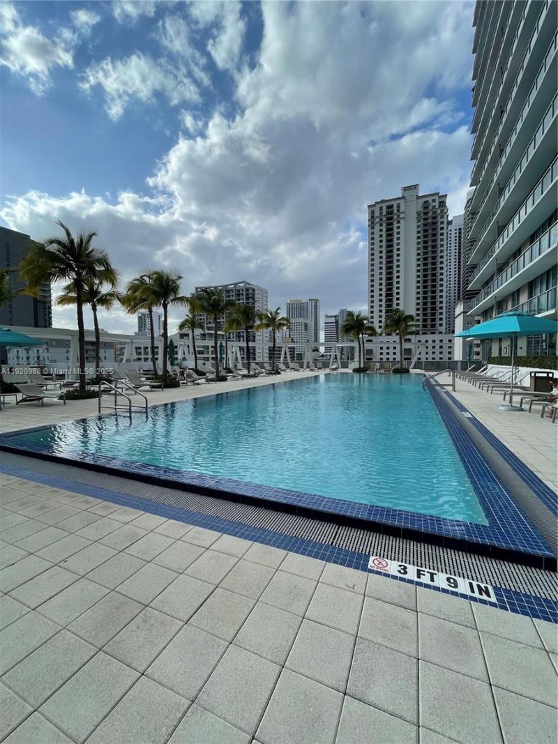 79 SW 12th St, Unit 2407-S, Miami, FL 33130 Photo