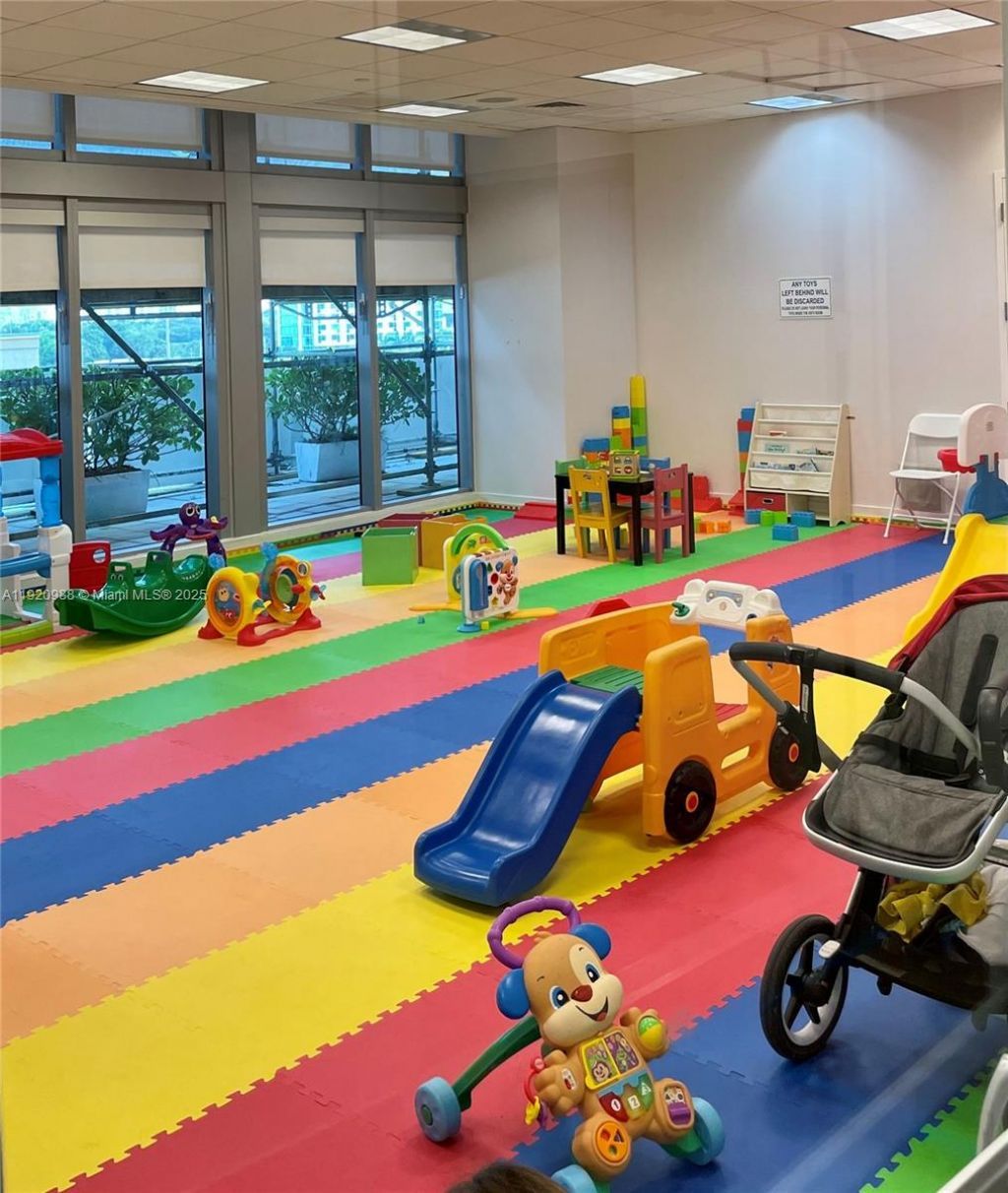 79 SW 12th St, Unit 2407-S, Miami, FL 33130 Photo