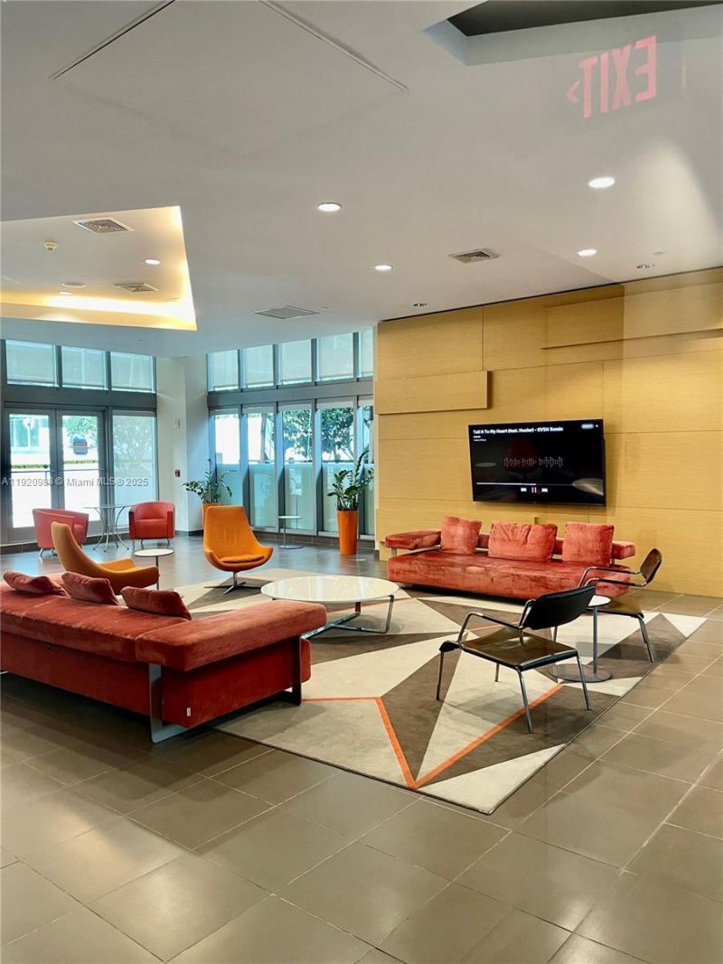 79 SW 12th St, Unit 2407-S, Miami, FL 33130 Photo