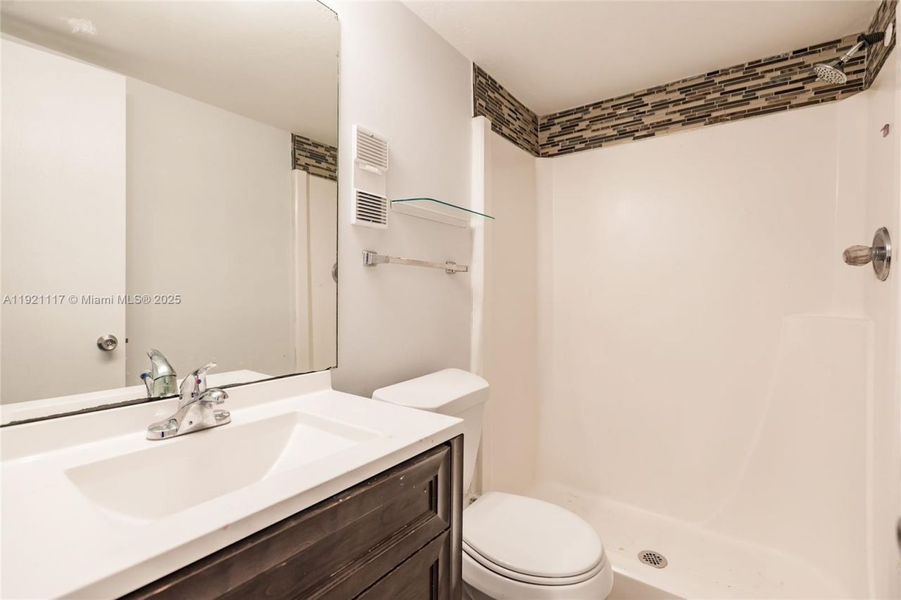 2680 Park Windsor Drive, Unit 510, Fort Myers, FL 33901 Photo