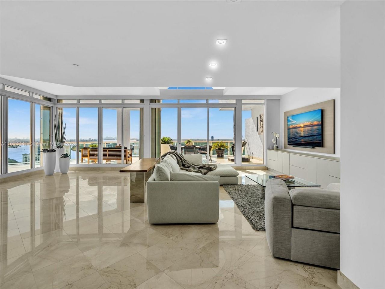 16500 Collins Ave, Unit PH54, Sunny Isles Beach, FL 33160 Photo