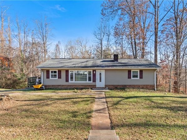 133 South Street, Elkin, NC 28621