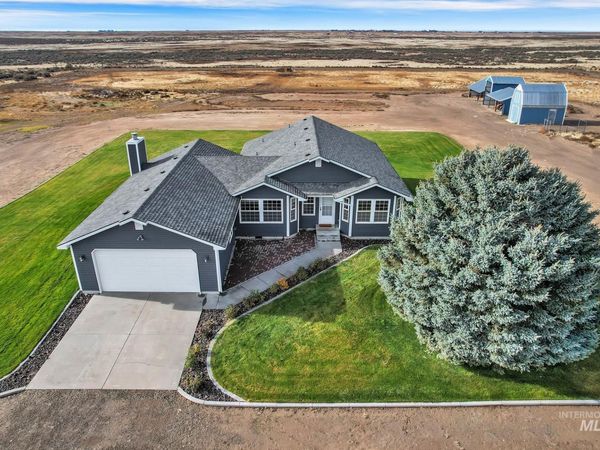 4675 SW Lark Dr, Mountain Home, ID 83647