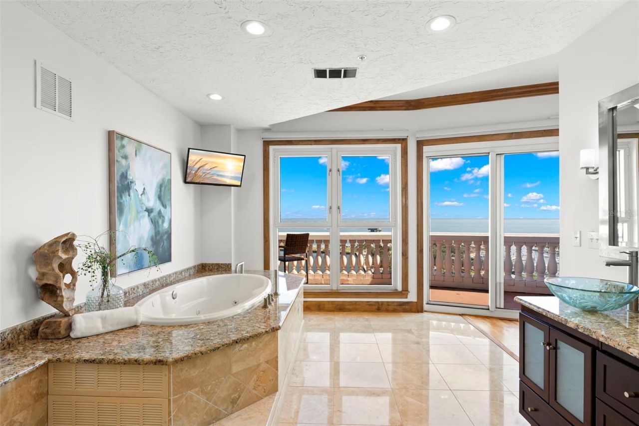 288 Beach Drive Ne, Unit PH-2A, Saint Petersburg, FL 33701 Photo