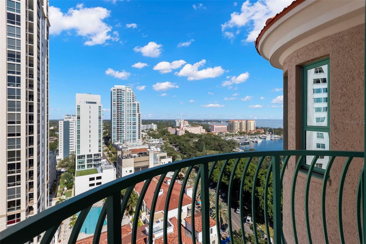 288 Beach Drive Ne, Unit PH-2A, Saint Petersburg, FL 33701 Photo