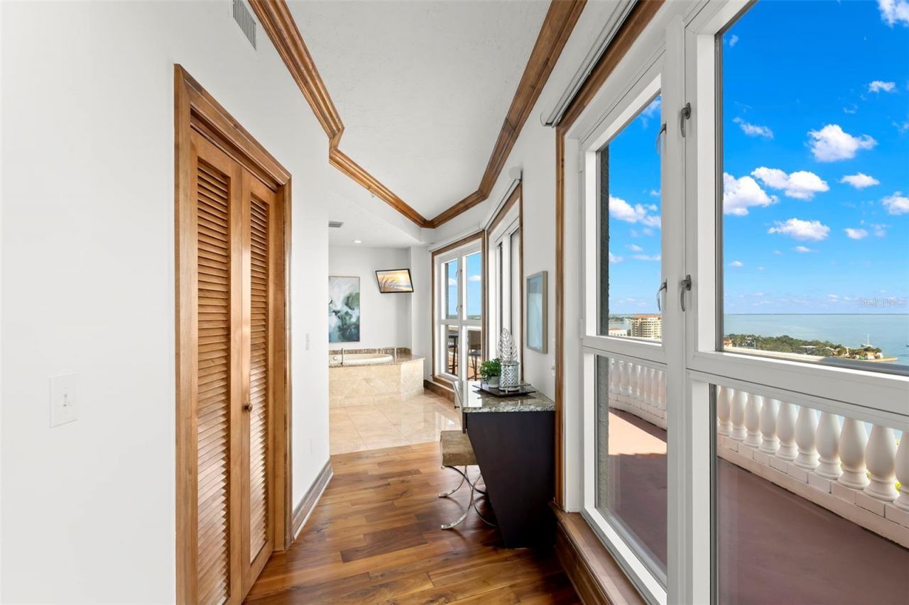 288 Beach Drive Ne, Unit PH-2A, Saint Petersburg, FL 33701 Photo