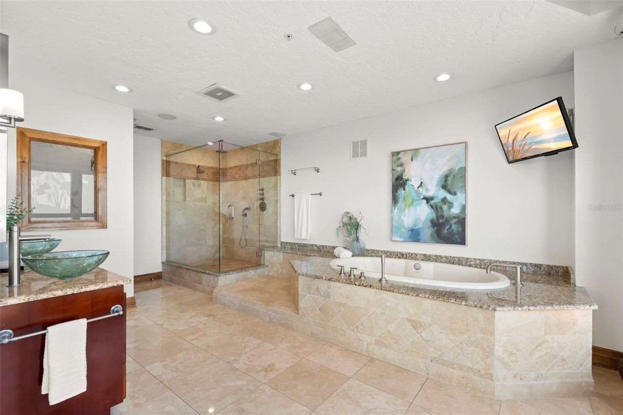 288 Beach Drive Ne, Unit PH-2A, Saint Petersburg, FL 33701 Photo