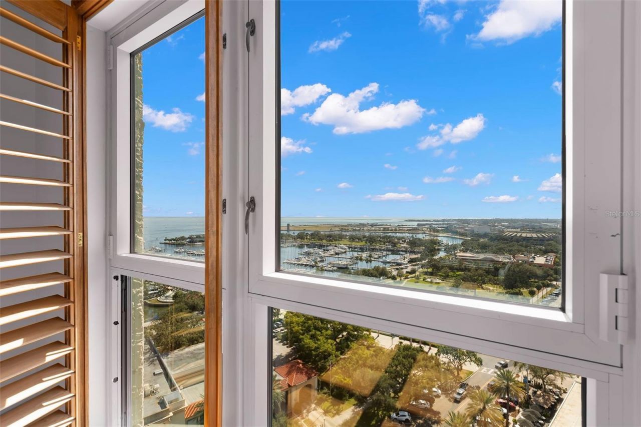 288 Beach Drive Ne, Unit PH-2A, Saint Petersburg, FL 33701 Photo