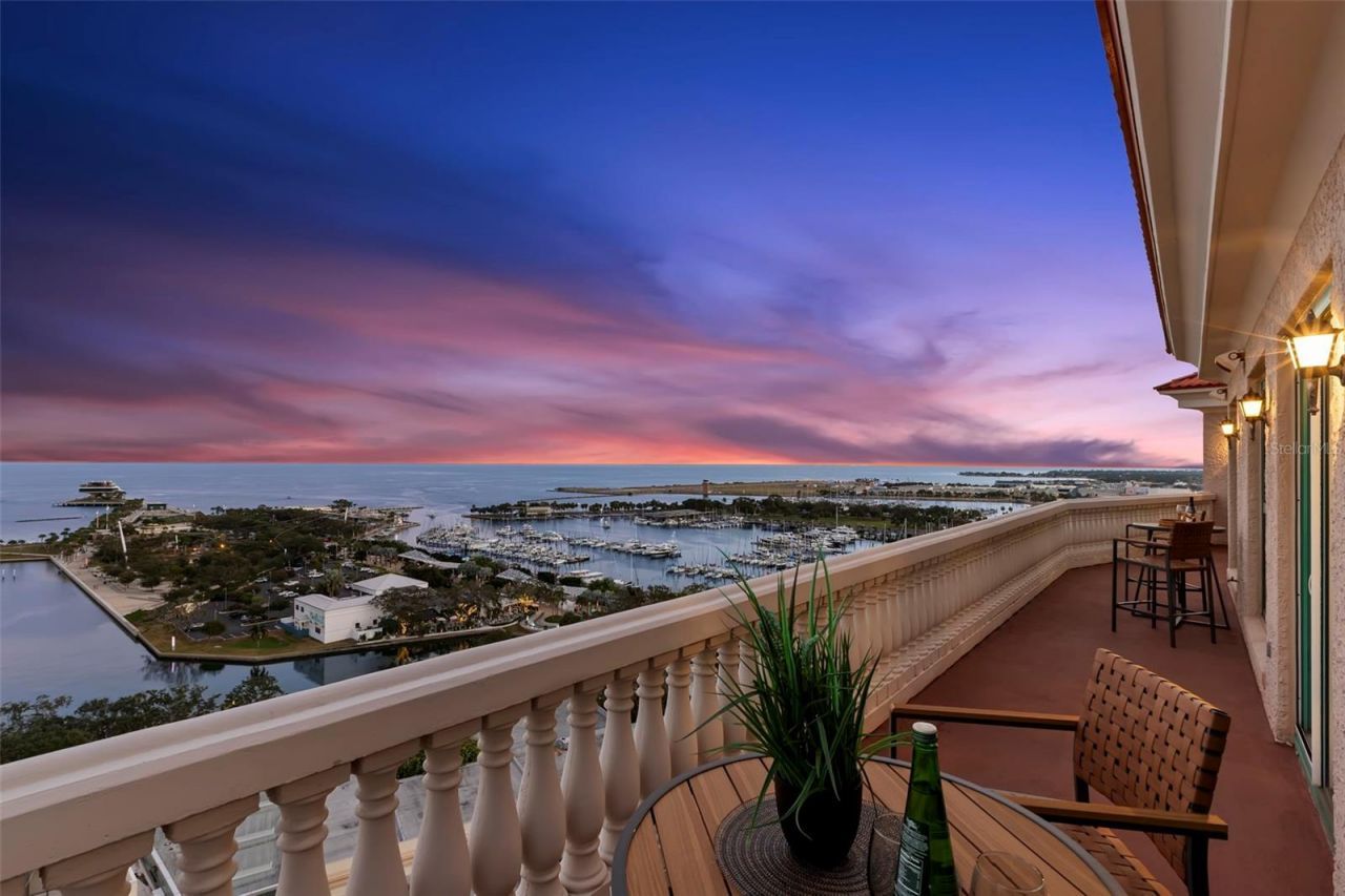 288 Beach Drive Ne, Unit PH-2A, Saint Petersburg, FL 33701 Photo