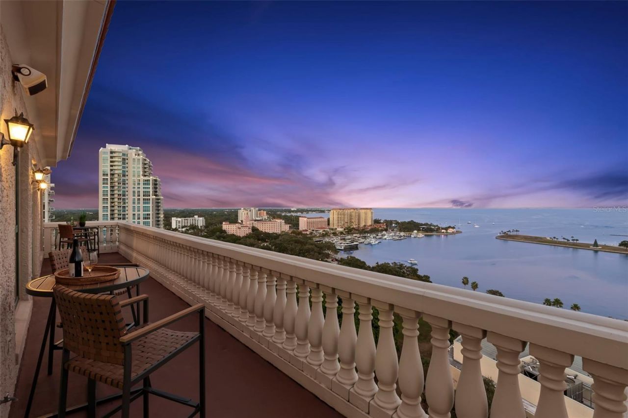 288 Beach Drive Ne, Unit PH-2A, Saint Petersburg, FL 33701 Photo