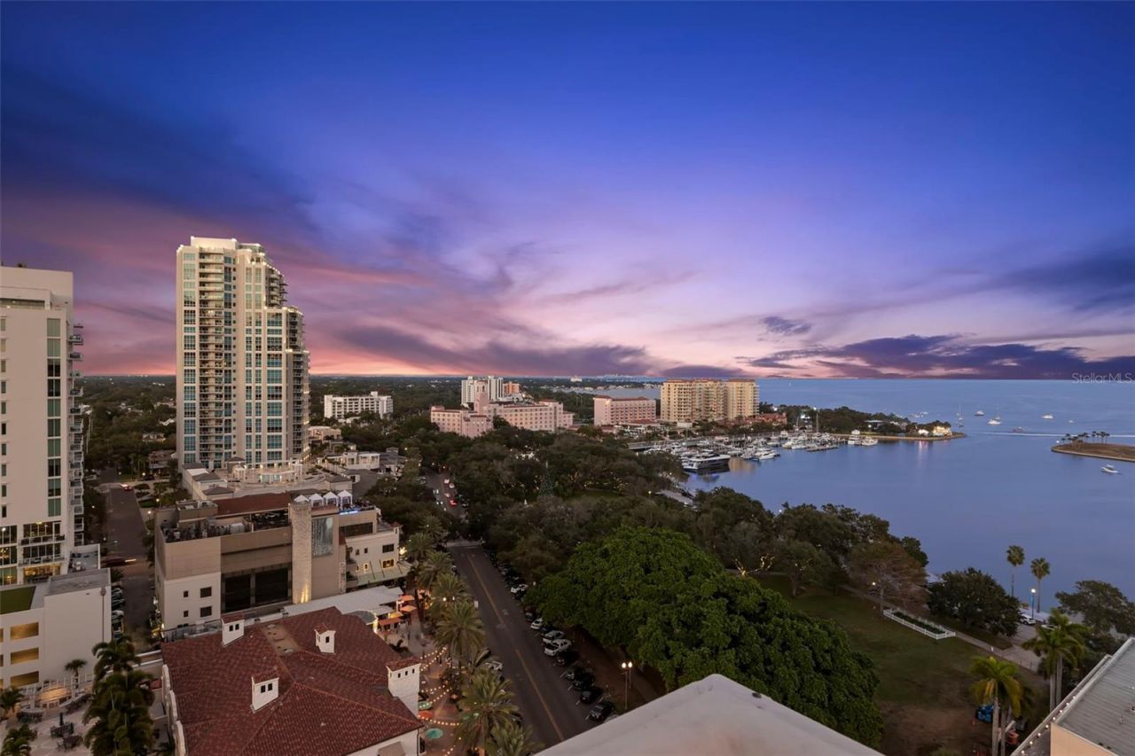 288 Beach Drive Ne, Unit PH-2A, Saint Petersburg, FL 33701 Photo