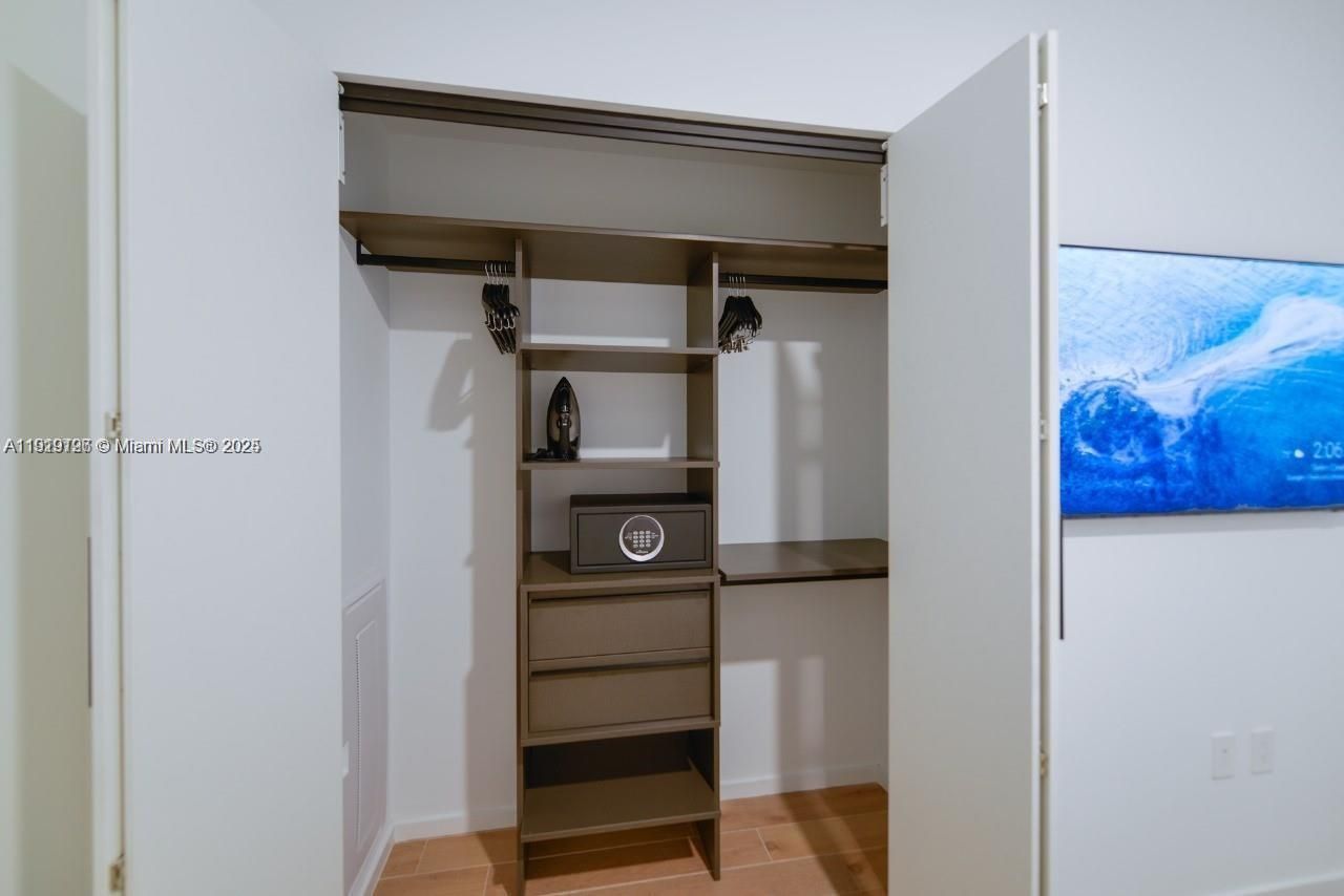 398 NE 5th St, Unit 4210, Miami, FL 33132 Photo