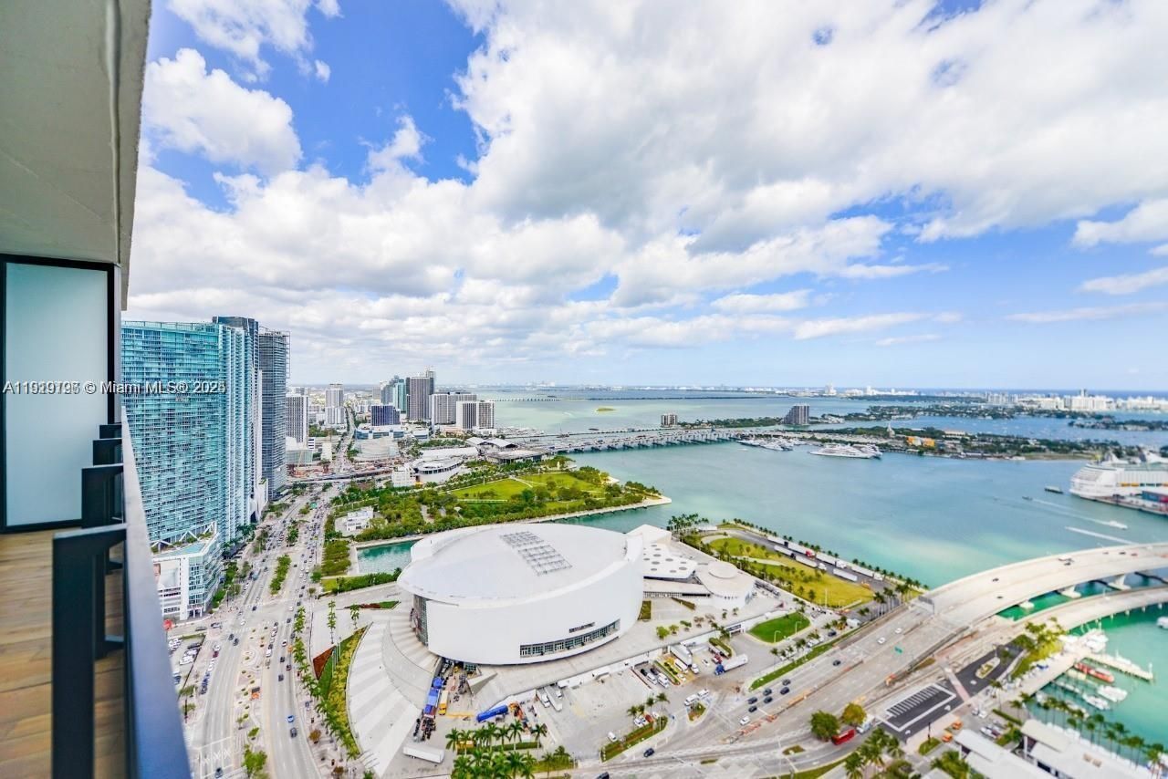 398 NE 5th St, Unit 4210, Miami, FL 33132 Photo