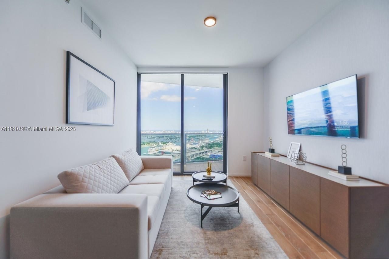 398 NE 5th St, Unit 4210, Miami, FL 33132 Photo