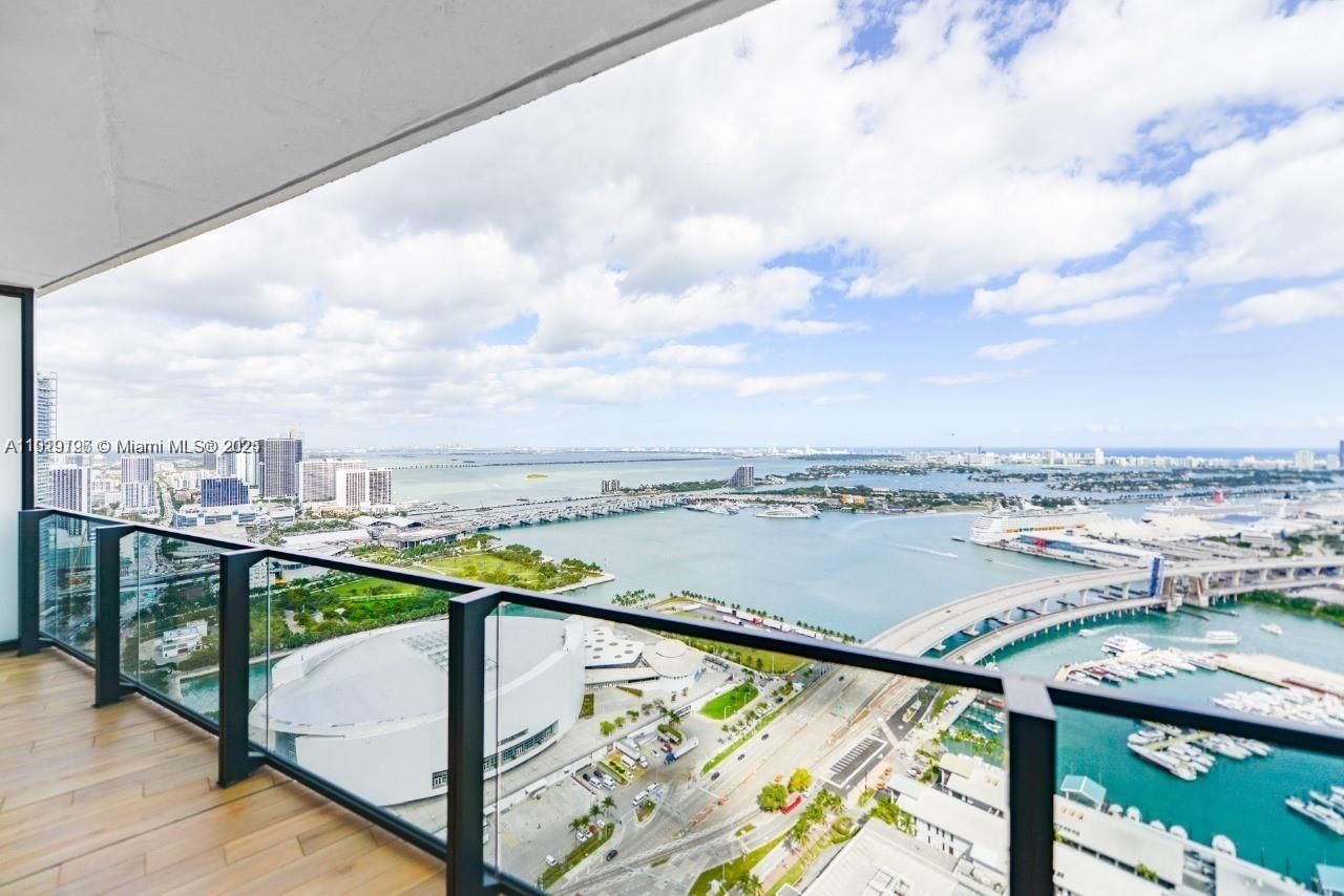 398 NE 5th St, Unit 4210, Miami, FL 33132 Photo