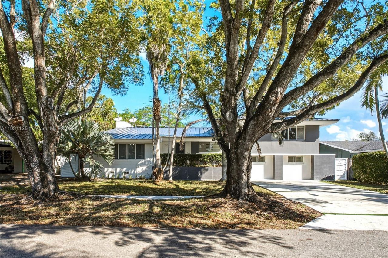 12545 Palm Rd, North Miami, FL 33181 Photo