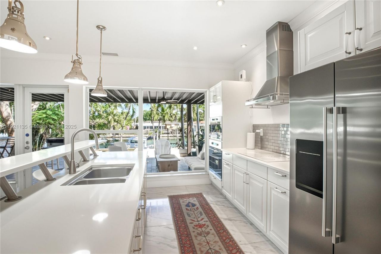 12545 Palm Rd, North Miami, FL 33181 Photo