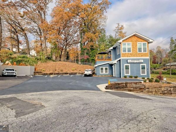 25 Valley Street, Clayton, GA 30525