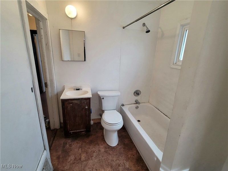 11808 Jesse Avenue, Cleveland, OH 44105 Photo 18