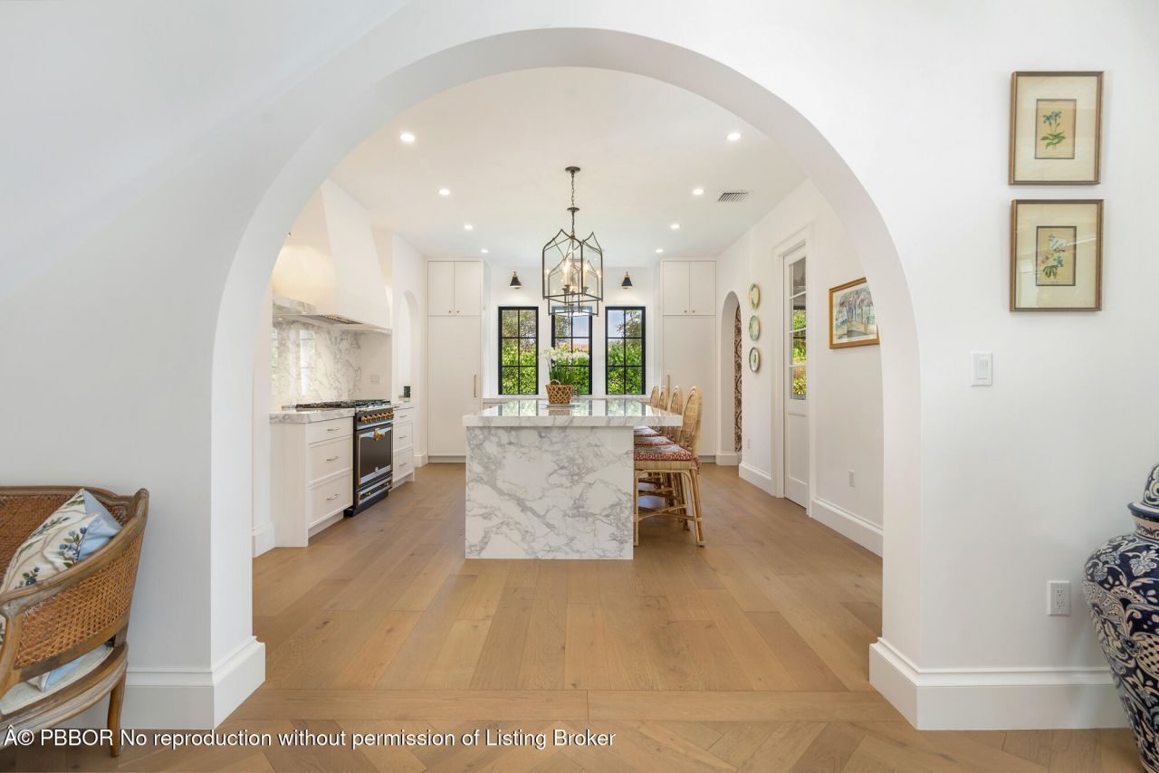 302 E Lakewood Road, West Palm Beach, FL 33405 Photo