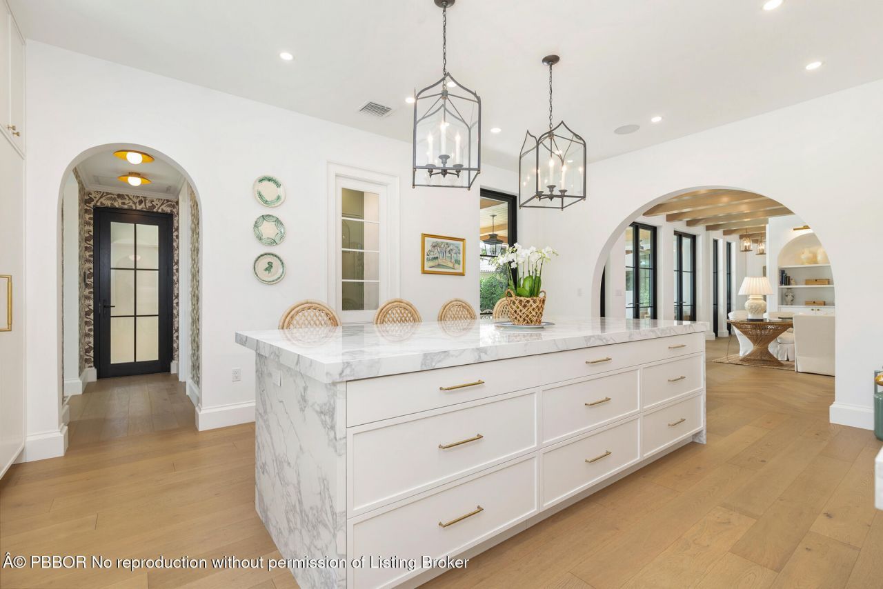 302 E Lakewood Road, West Palm Beach, FL 33405 Photo