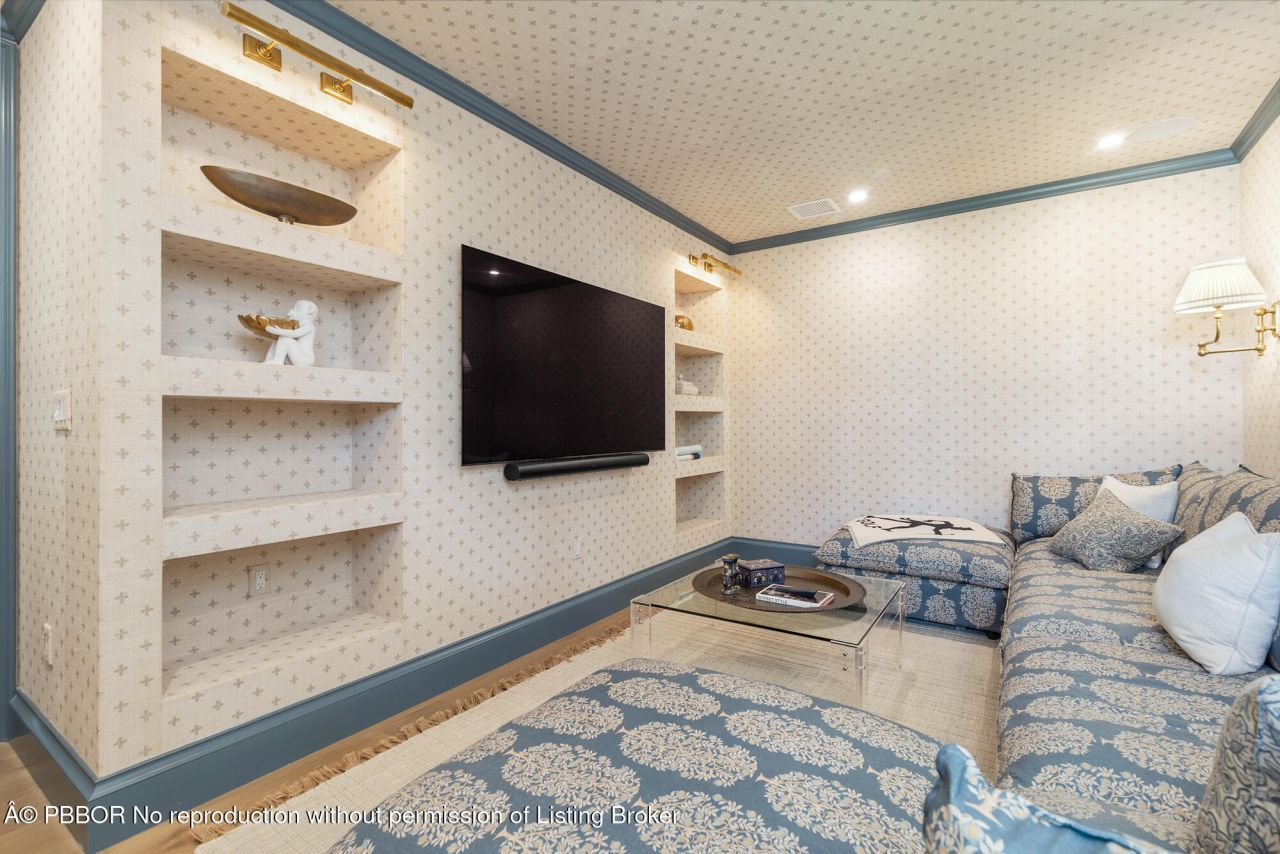 302 E Lakewood Road, West Palm Beach, FL 33405 Photo