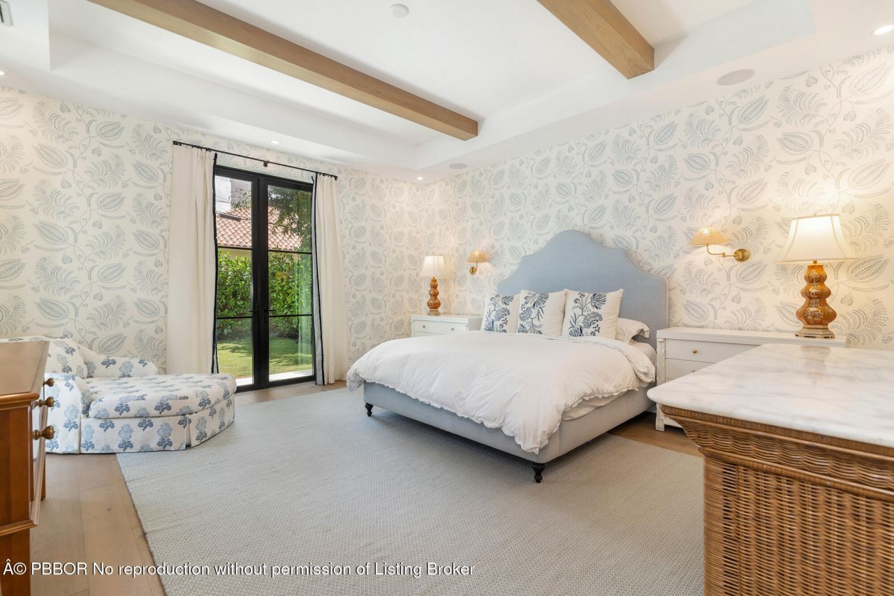 302 E Lakewood Road, West Palm Beach, FL 33405 Photo