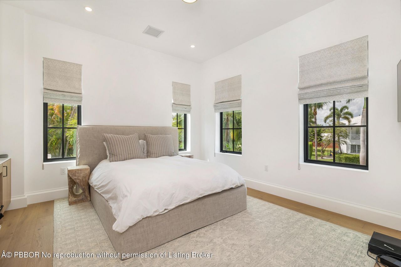 302 E Lakewood Road, West Palm Beach, FL 33405 Photo