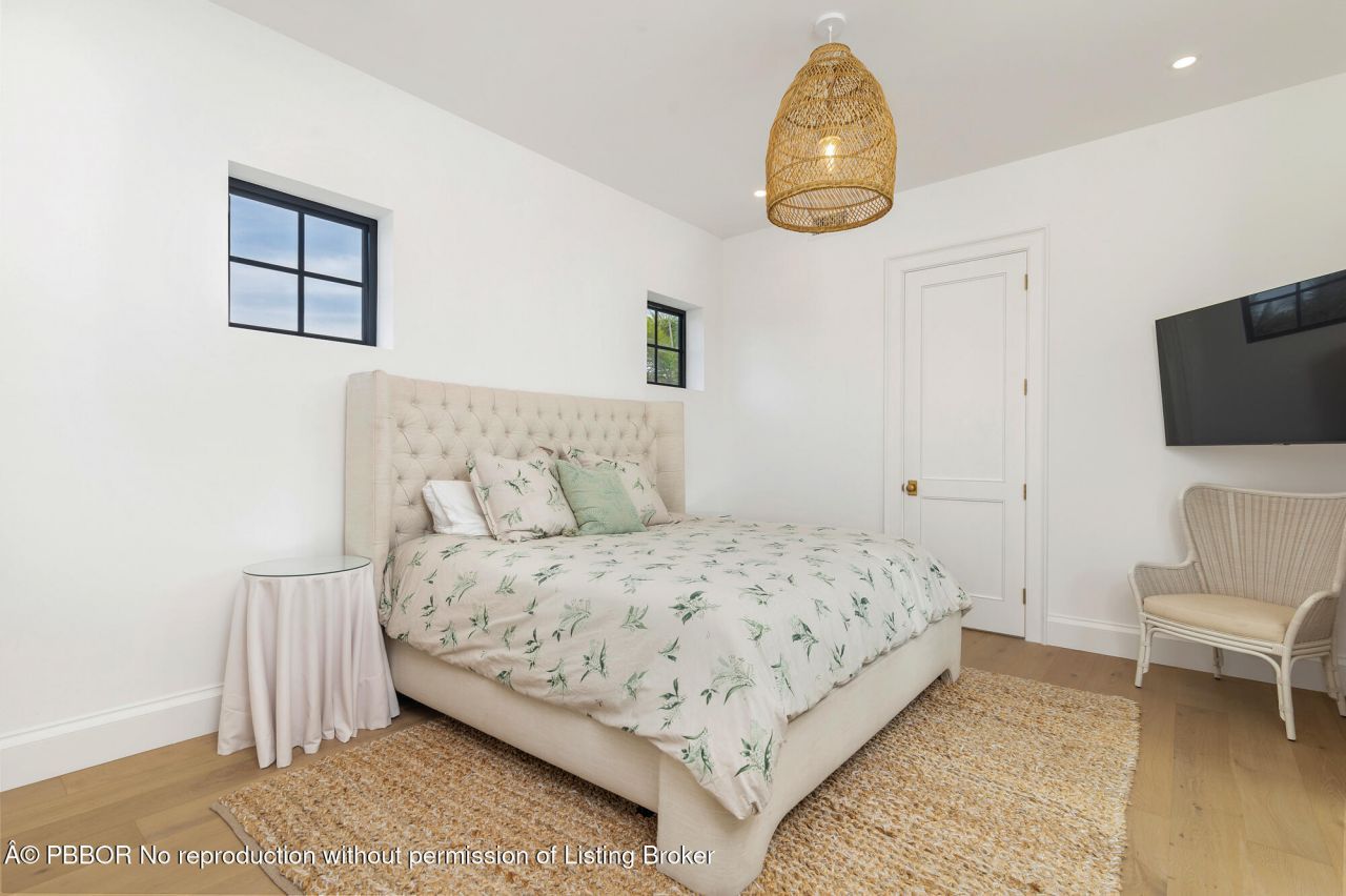 302 E Lakewood Road, West Palm Beach, FL 33405 Photo