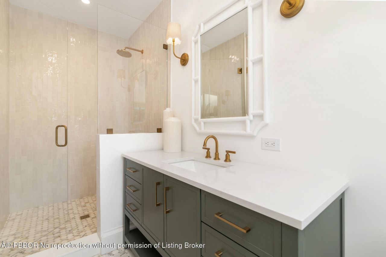 302 E Lakewood Road, West Palm Beach, FL 33405 Photo