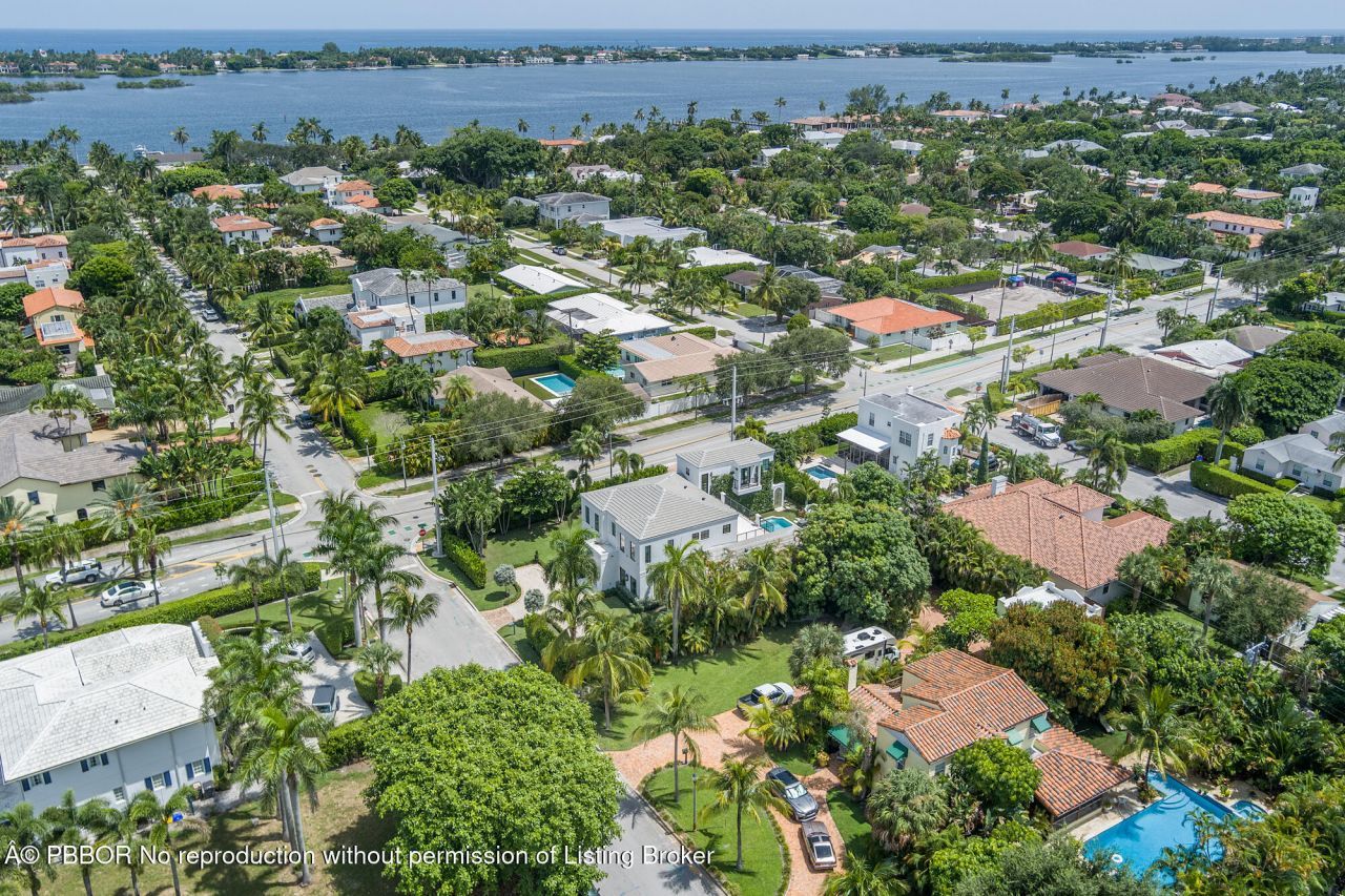 302 E Lakewood Road, West Palm Beach, FL 33405 Photo