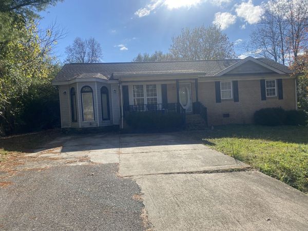 200 Cross St , Bolivar, TN 38008