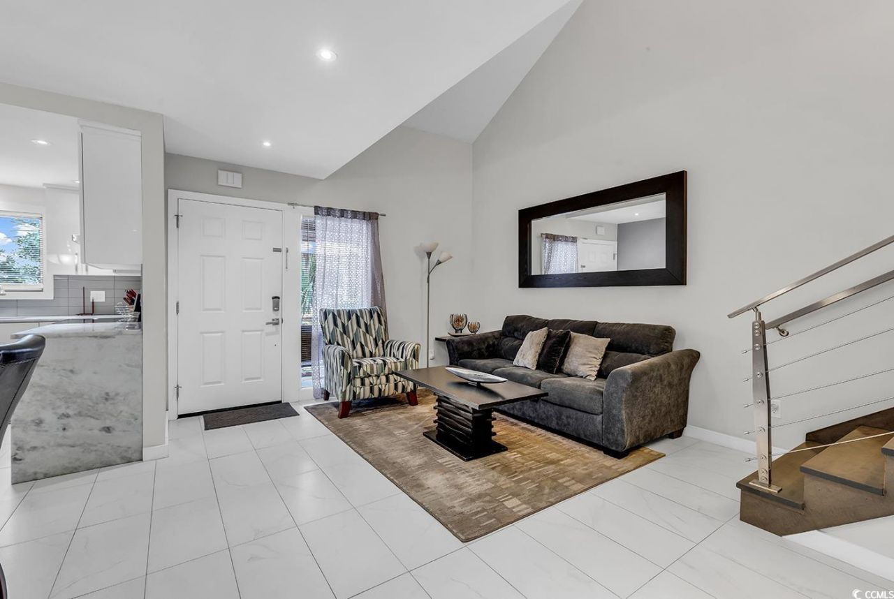 305 21st Ave. S Photo 4