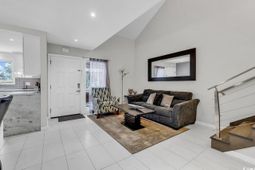 305 21st Ave. S photo 4