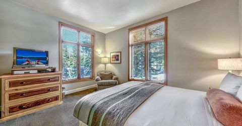 2100 N North Village Drive, Truckee, CA 96161 Photo