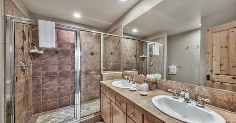 2100 N North Village Drive, Truckee, CA 96161 Photo