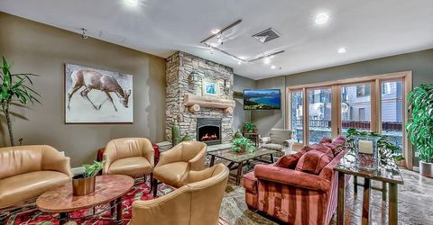 2100 N North Village Drive, Truckee, CA 96161 Photo