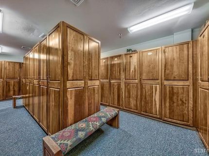 2100 N North Village Drive, Truckee, CA 96161 Photo