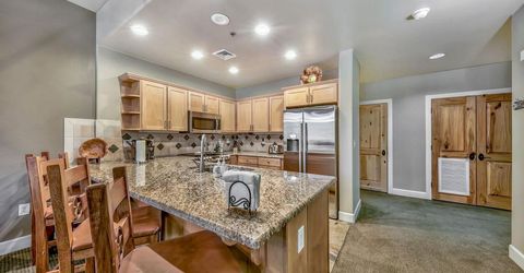 2100 N North Village Drive, Truckee, CA 96161 Photo