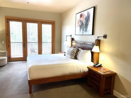 2100 N North Village Drive, Truckee, CA 96161 Photo