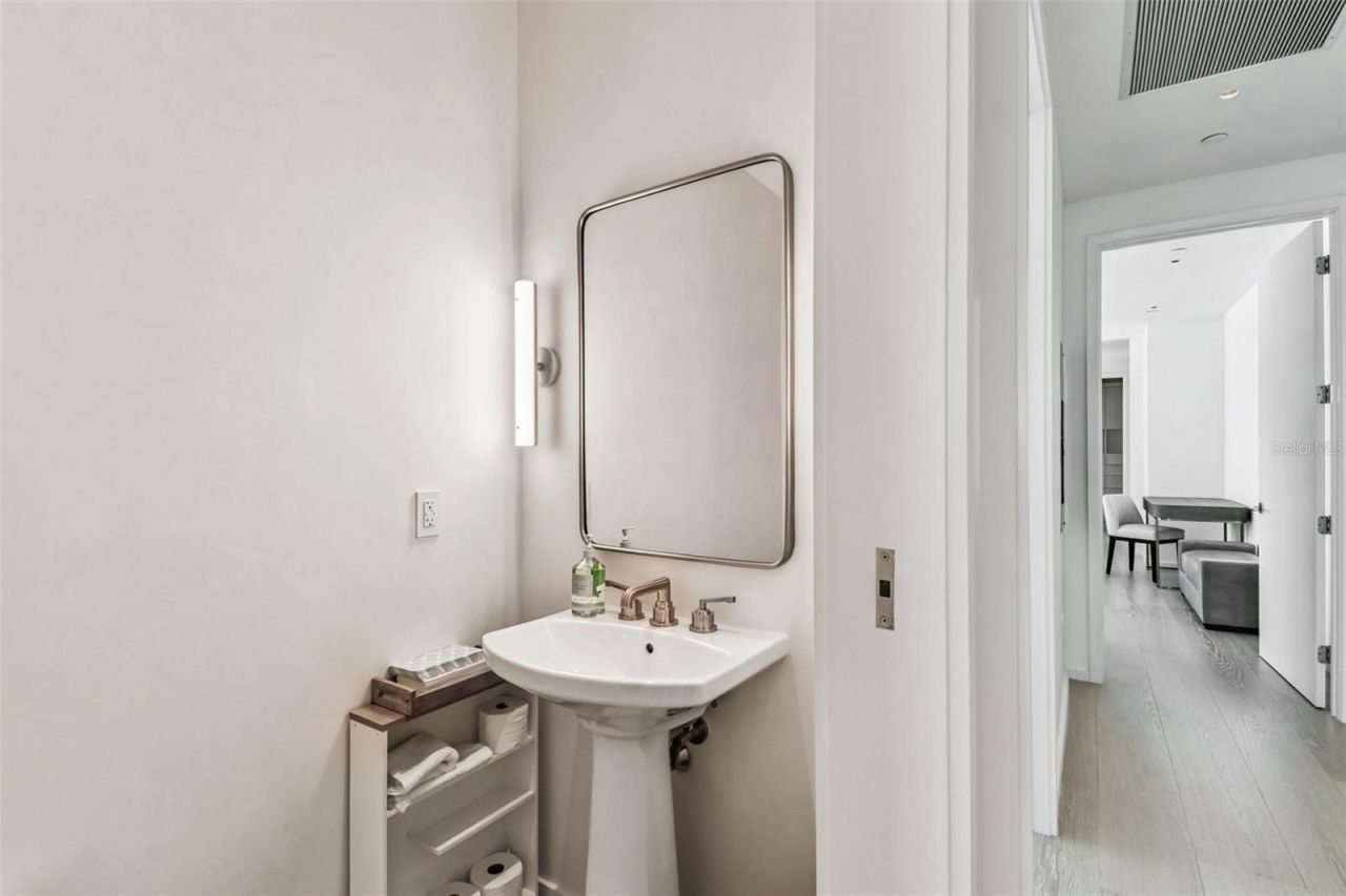 1000 Water Street, Unit 2202, Tampa, FL 33602 Photo
