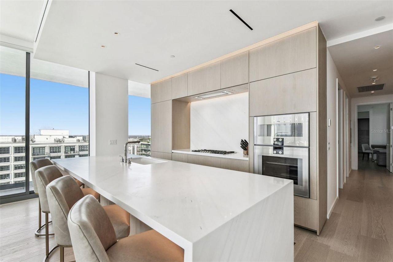 1000 Water Street, Unit 2202, Tampa, FL 33602 Photo