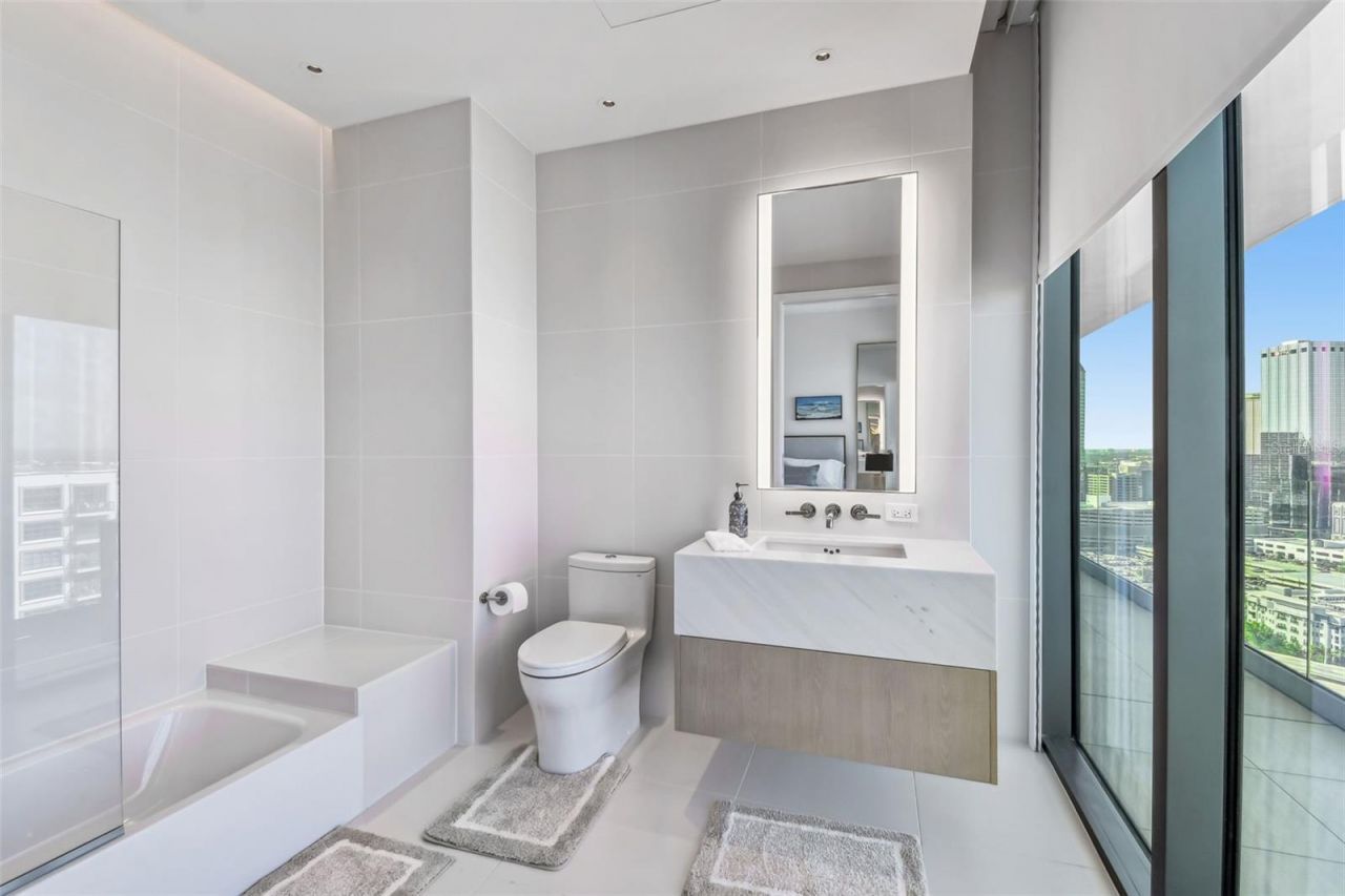 1000 Water Street, Unit 2202, Tampa, FL 33602 Photo