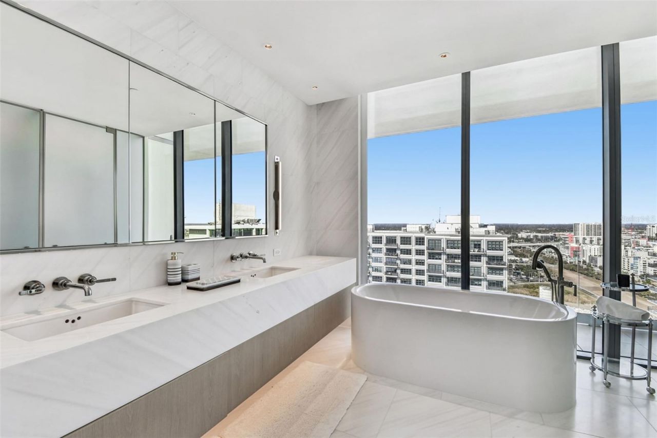 1000 Water Street, Unit 2202, Tampa, FL 33602 Photo