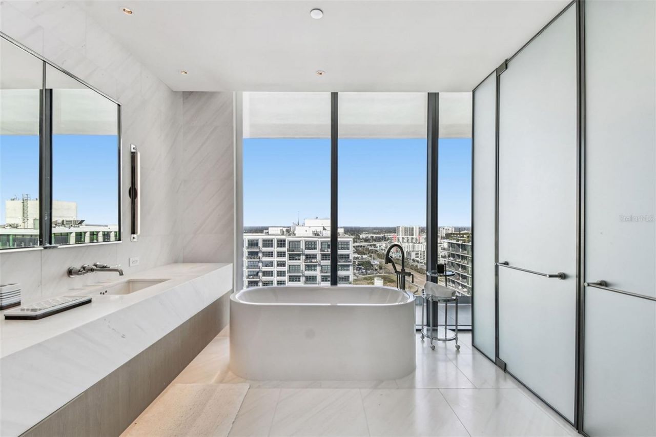 1000 Water Street, Unit 2202, Tampa, FL 33602 Photo
