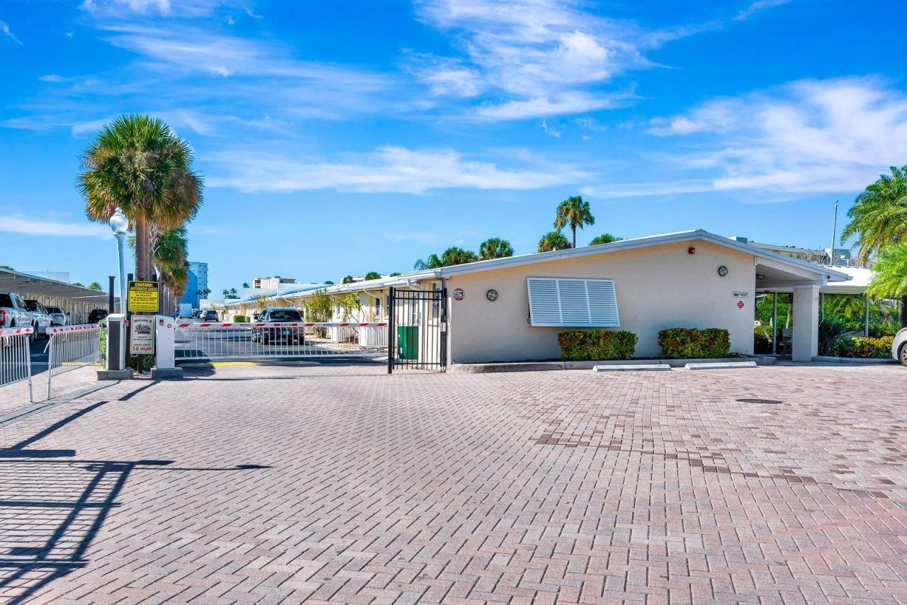 5830 Midnight Pass Road, Unit 61, Sarasota, FL 34242 Photo
